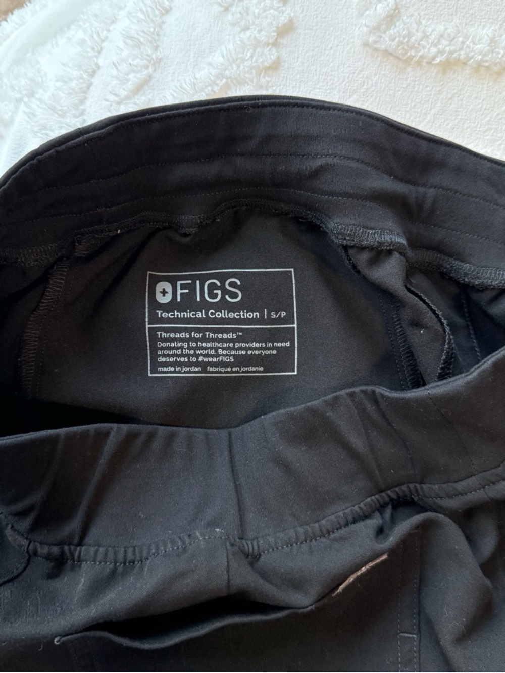 FIGS Black Scrub Set - Picture 7 of 7